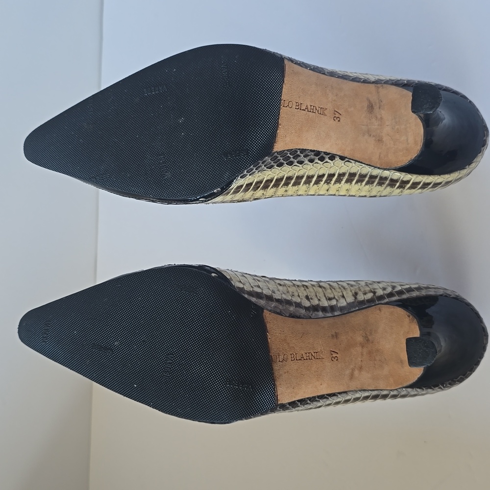 Manolo Blahnik Black Snakeskin Patent Leather Heels Pumps - Picture 11 of 16